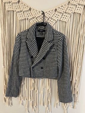 Forever 21 Black & White Houndstooth Cropped Blazer